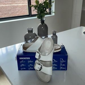 White big buckle Arizona style Birks